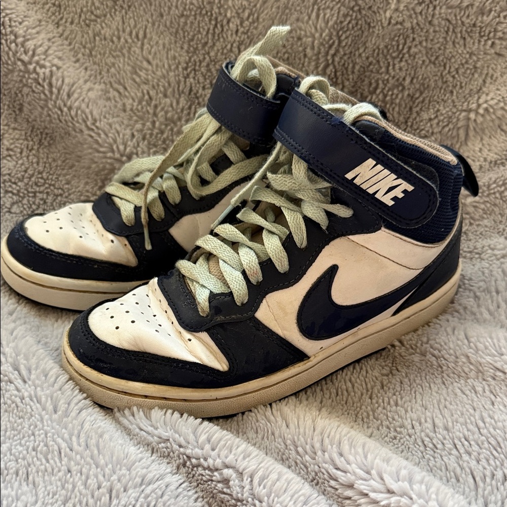 Nike High-Top Sneakers in Dark Blue and White